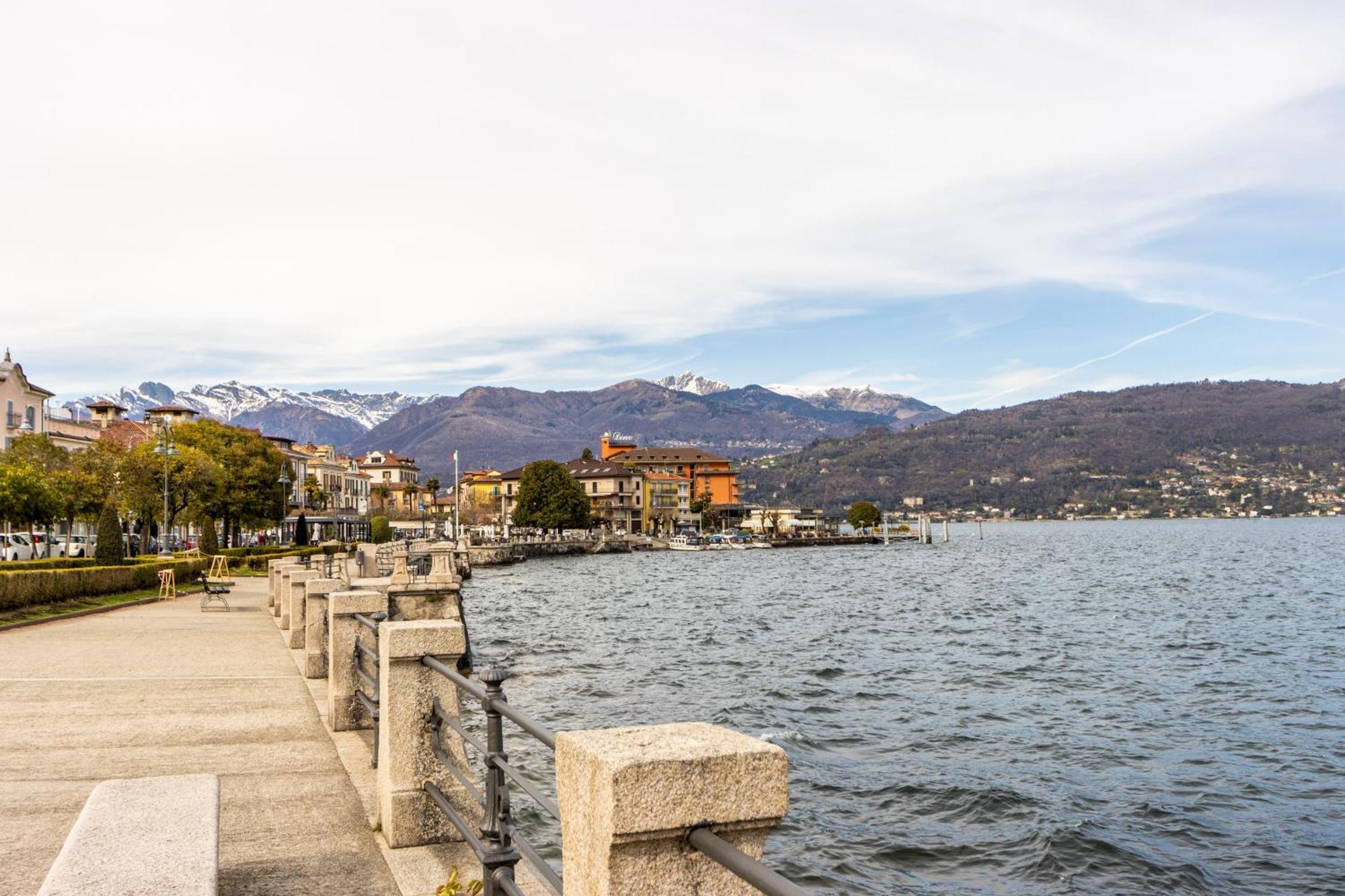 Golden Lake - Luxury Apartment ☆☆☆☆☆ - 100M From The Lake Baveno Exterior photo